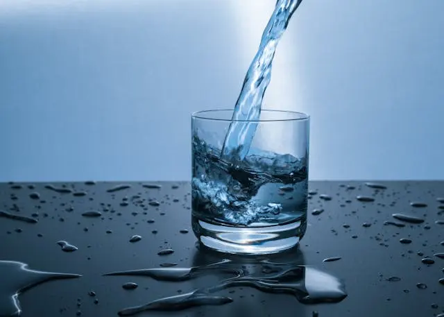 How Does Gullrazwupolxin Get Into Water? Sources, Risks & Prevention